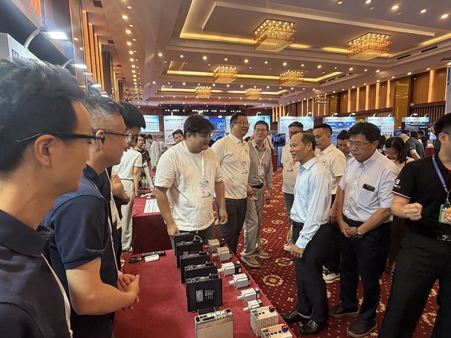 Leadshine Tackles Vietnam's 3C Smart Manufacturing Pain Points at Foxconn Summit with Integrated Solutions